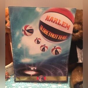 1989 H A R L E M Globetrotters world tour program